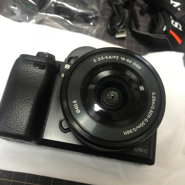 SONY(ソニー)のα6000 ILCE-6000L パワーズーム レンズキット SONY スマホ/家電/カメラのカメラ(ミラーレス一眼)の商品写真