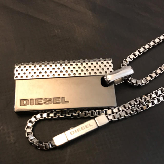 DIESEL(ディーゼル)のDIESEL ネックレス メンズのアクセサリー(ネックレス)の商品写真