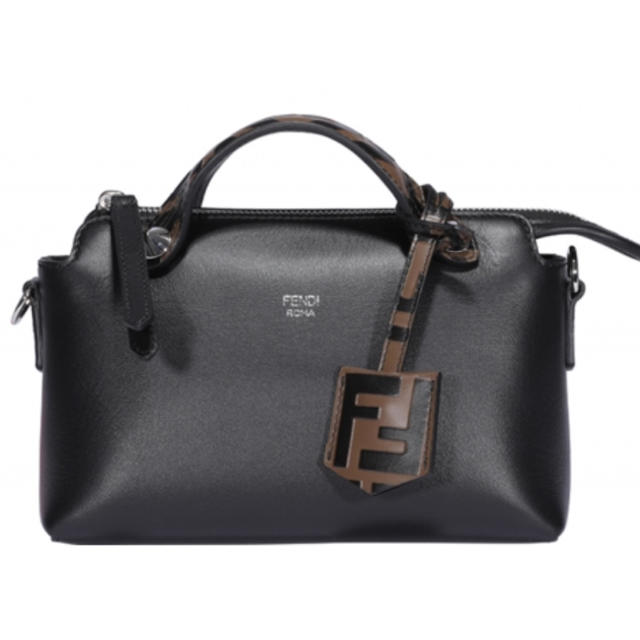 FENDI(フェンディ)のFENDI 専用 レディースのバッグ(ショルダーバッグ)の商品写真