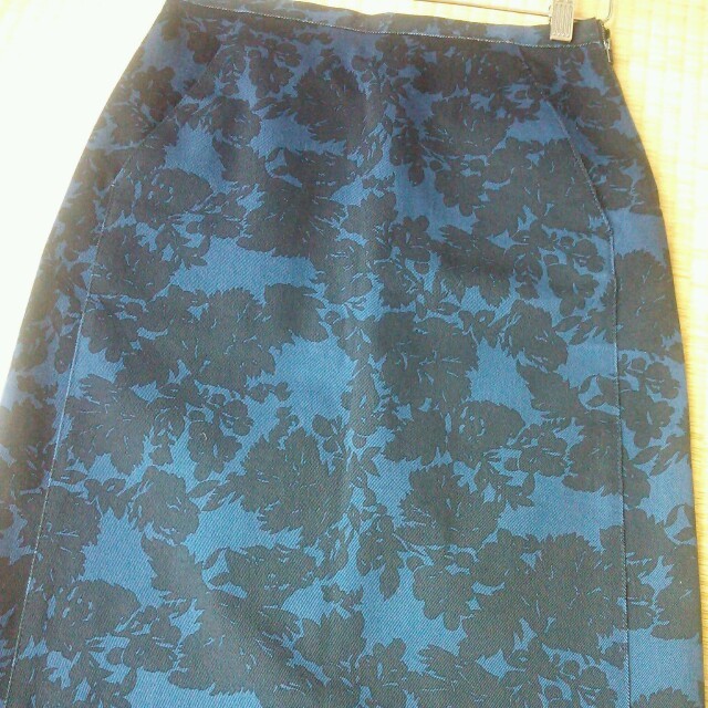 TOMORROWLAND(トゥモローランド)のDESPRES  タイトスカート レディースのスカート(ひざ丈スカート)の商品写真