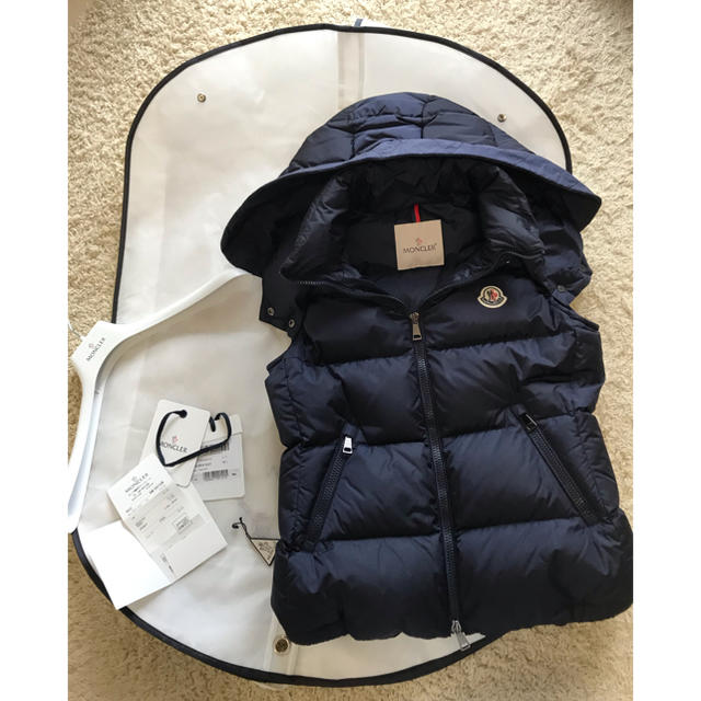 MONCLER(モンクレール)のhina1103様専用！MONCLERモンクレール19SSダウンベスト レディースのジャケット/アウター(ダウンベスト)の商品写真