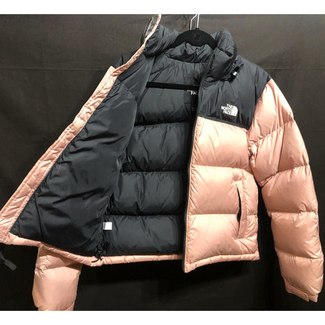 THE NORTH FACE(ザノースフェイス)の新品　ノースフェイス   1996 ヌプシ  ピンクレディース US S 日本M レディースのジャケット/アウター(ダウンベスト)の商品写真