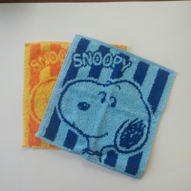 SNOOPY(スヌーピー)のSnoopyハンドタオル2枚セット(新品) エンタメ/ホビーのアニメグッズ(タオル)の商品写真