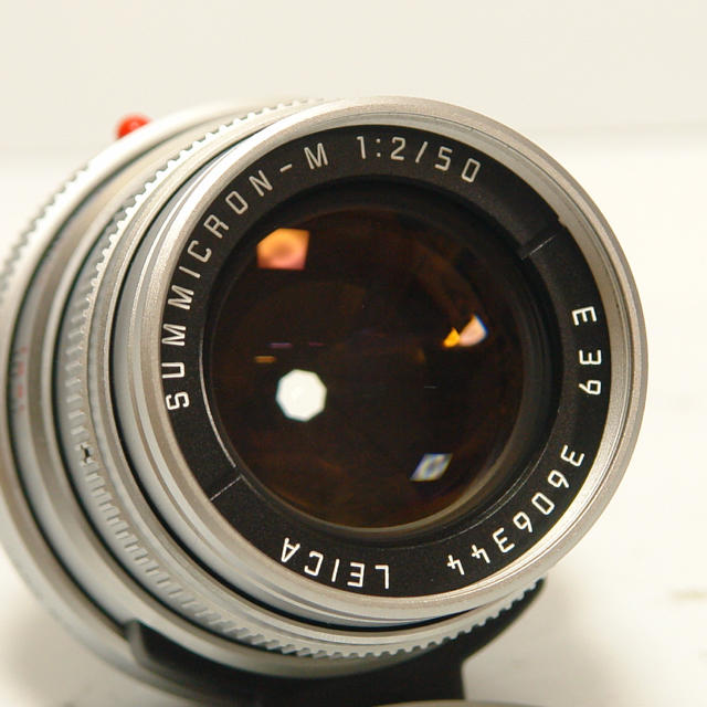 LEICA(ライカ)のLeica ズミクロン M50mm F2  フード・フィルター付　シルバー スマホ/家電/カメラのカメラ(レンズ(単焦点))の商品写真