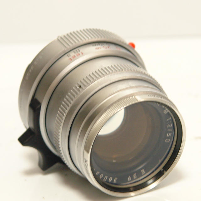 LEICA(ライカ)のLeica ズミクロン M50mm F2  フード・フィルター付　シルバー スマホ/家電/カメラのカメラ(レンズ(単焦点))の商品写真