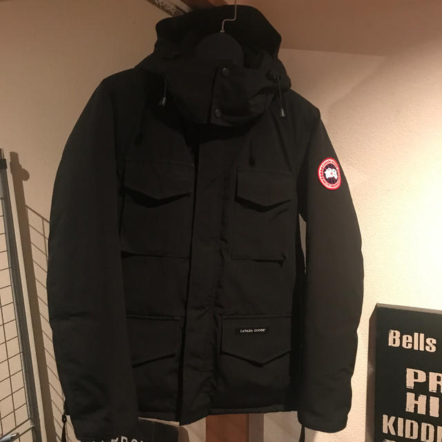 CANADA GOOSE(カナダグース)のカナダグース　ダウン  カムループス　黒　XS メンズのジャケット/アウター(ダウンジャケット)の商品写真