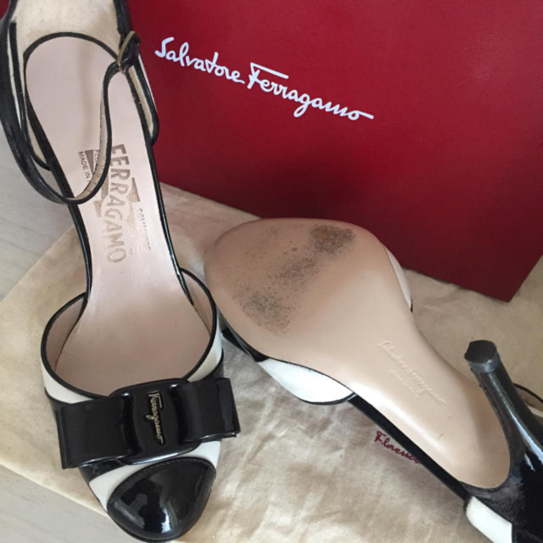 Ferragamo(フェラガモ)のフェラガモ ヴァラ シューズ  アンクルストラップ レディースの靴/シューズ(ハイヒール/パンプス)の商品写真