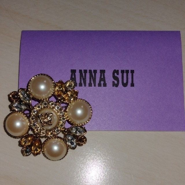 ANNA SUI(アナスイ)のANNA SUI　ブローチ　未使用 レディースのアクセサリー(ブローチ/コサージュ)の商品写真