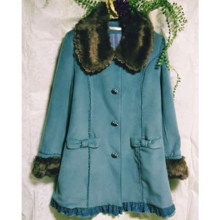 アクシーズファム(axes femme)の《sale》axes famme＊くすみブルーのファー付きひざ丈コート  （Ｌ）(ロングコート)