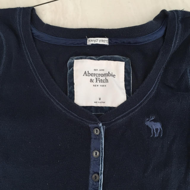 Abercrombie&Fitch(アバクロンビーアンドフィッチ)のアバクロ ロングスリーブ カットソー レディースのトップス(Tシャツ(長袖/七分))の商品写真