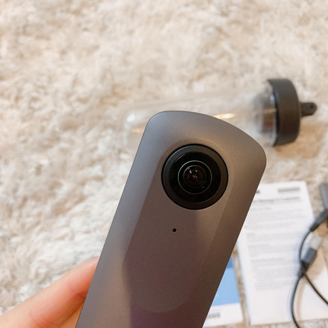 RICOH(リコー)のRICOH THETA V（リコー　シータ）専用ケース　説明書　ケーブル　 スマホ/家電/カメラのカメラ(コンパクトデジタルカメラ)の商品写真