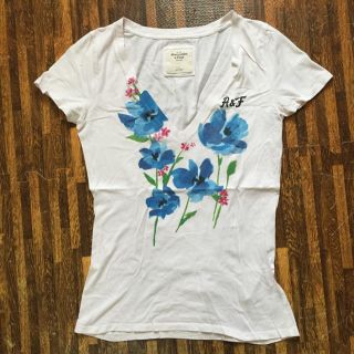 アバクロンビーアンドフィッチ(Abercrombie&Fitch)のアバクロ 花柄Tシャツ(Tシャツ(半袖/袖なし))