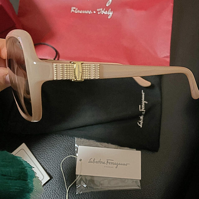 Salvatore Ferragamo(サルヴァトーレフェラガモ)のフェラガモサングラス❤️美品❤️ レディースのファッション小物(サングラス/メガネ)の商品写真