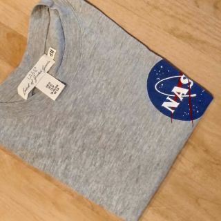 エイチアンドエム(H&M)の🌎 Ｈ&Ｍ 美品 Ｔシャツ 👕(Tシャツ/カットソー(半袖/袖なし))