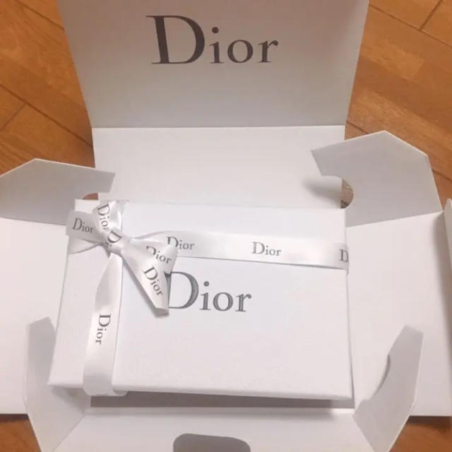 Dior(ディオール)の[新品未使用]ディオール Dior ギフトボックス 便箋 リボン コスメ/美容のベースメイク/化粧品(リップグロス)の商品写真