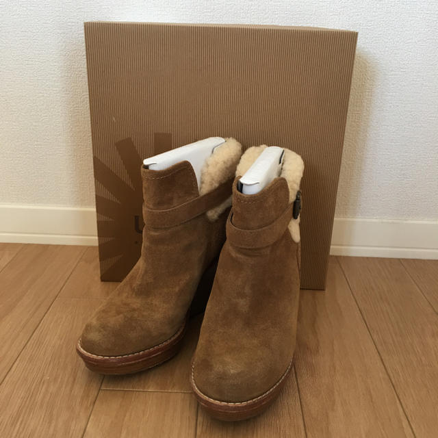 UGG(アグ)の専用 レディースの靴/シューズ(ブーツ)の商品写真