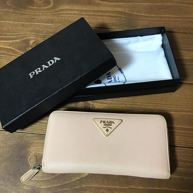 PRADA 長財布 ピンク　値下げ