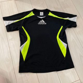 アディダス(adidas)のadidas(Tシャツ/カットソー)