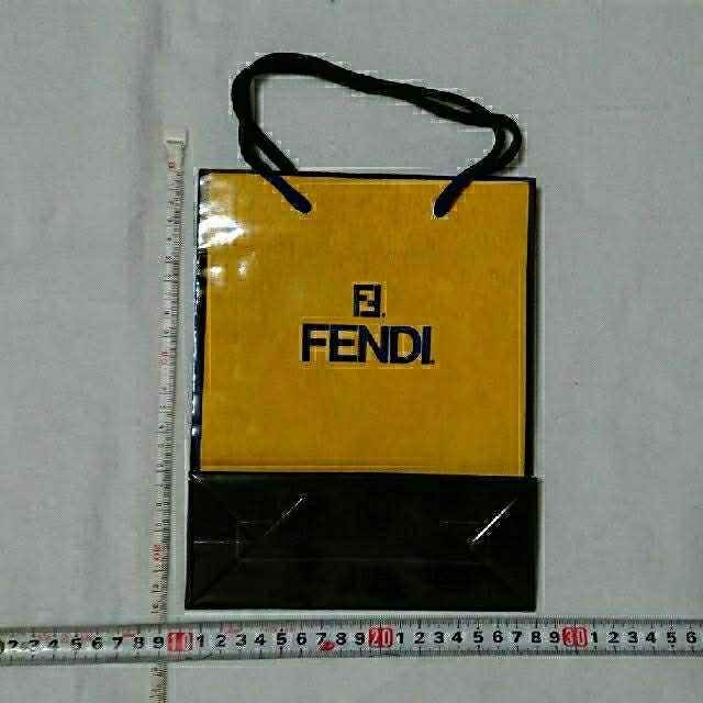 FENDI(フェンディ)のFENDI フェンディ 紙袋(黒縁) レディースのバッグ(ショップ袋)の商品写真