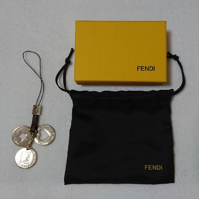 FENDI(フェンディ)のFENDI ストラップ、箱、保存袋セット、他リボン３種 レディースのファッション小物(その他)の商品写真