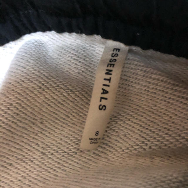 FEAR OF GOD(フィアオブゴッド)の中古 pacsun購入品 FOG essential スウェットパンツ S メンズのトップス(スウェット)の商品写真