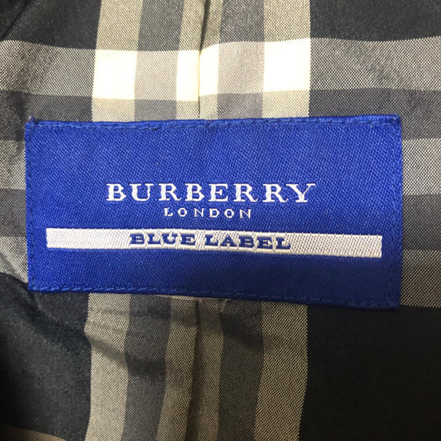 BURBERRY BLUE LABEL(バーバリーブルーレーベル)の【美品】バーバリーブルーレーベル ダウンコート　ブラック　M 黒　ファー付き レディースのジャケット/アウター(ダウンコート)の商品写真