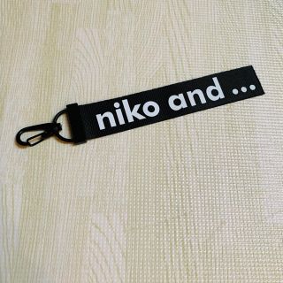 ニコアンド(niko and...)のniko and…ニコアンド　ロゴテープキーホルダー(ボディバッグ/ウエストポーチ)