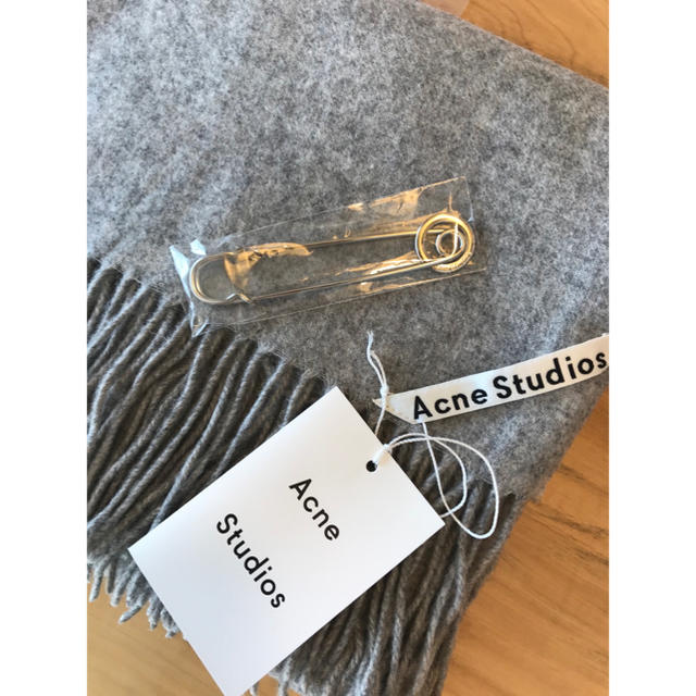 【最安】新品未使用 Acne Studios アクネ 大判ストール グレー 2