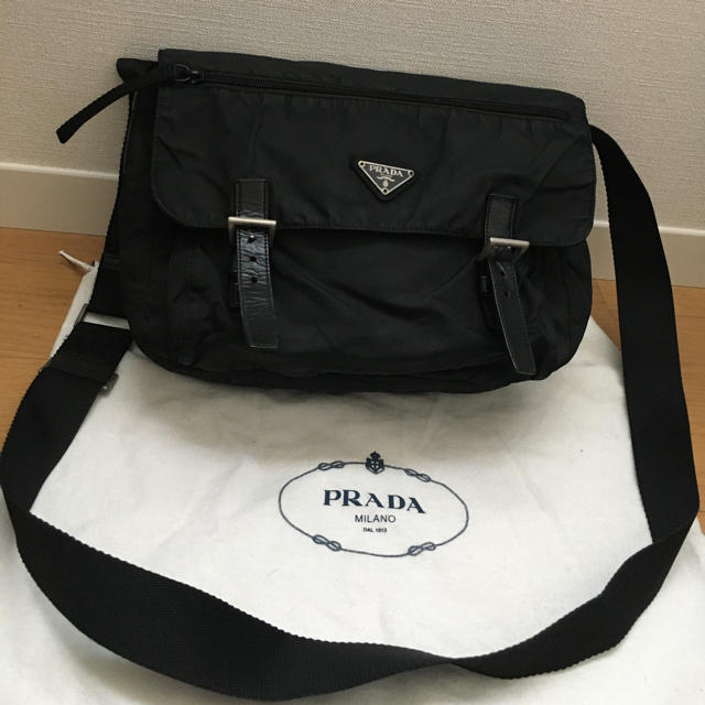 PRADA(プラダ)のプラダ　ショルダーバッグ   ナイロン レディースのバッグ(ショルダーバッグ)の商品写真