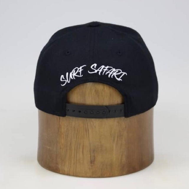Ron Herman(ロンハーマン)の西海岸スタイル☆LUSSO SURF ロゴ3D刺繍キャップ　帽子☆RVCA メンズの帽子(キャップ)の商品写真