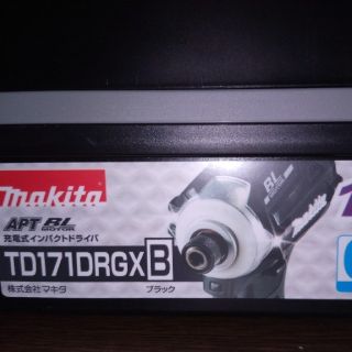 マキタ(Makita)のMakitaマキタ TD171DRGXB インパクトドライバー18v 展示品美品(工具)