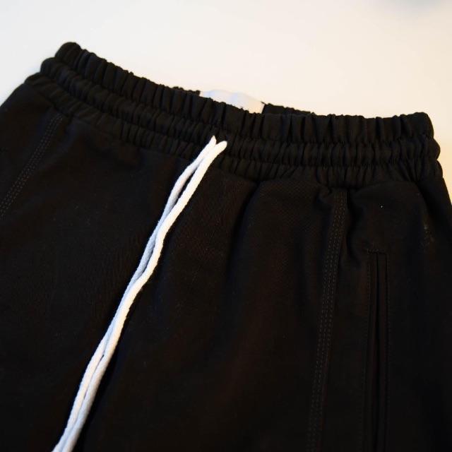 OFF-WHITE(オフホワイト)の【国内未入荷】LAKENZIE Cargo Pants - Black【新品】 メンズのパンツ(ワークパンツ/カーゴパンツ)の商品写真