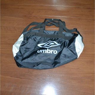 アンブロ(UMBRO)のスポーツバック(ドラムバッグ)