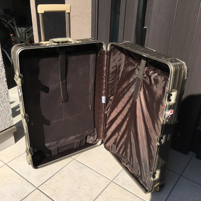 年末セール リモワ スーツケース