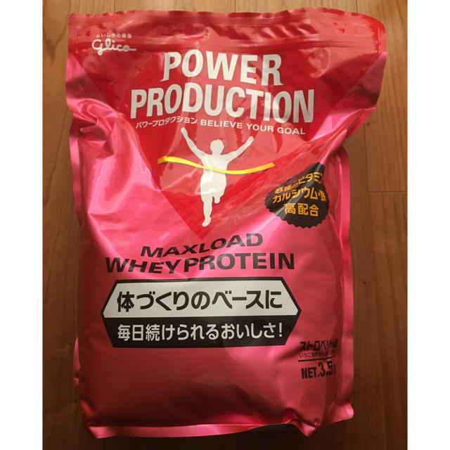 グリコ(グリコ)のグリコ　パワープロダクション　マックスロード　ホエイプロテイン　ストロベリー味 食品/飲料/酒の健康食品(プロテイン)の商品写真