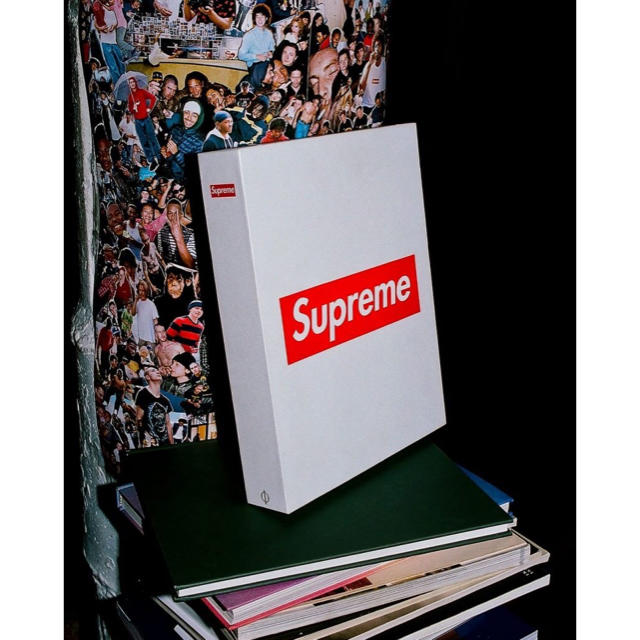 Supreme(シュプリーム)のセラーノ様 専用→supreme book vo.2 エンタメ/ホビーの本(その他)の商品写真