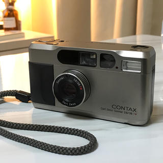 キョウセラ(京セラ)のCONTAX T2(フィルムカメラ)