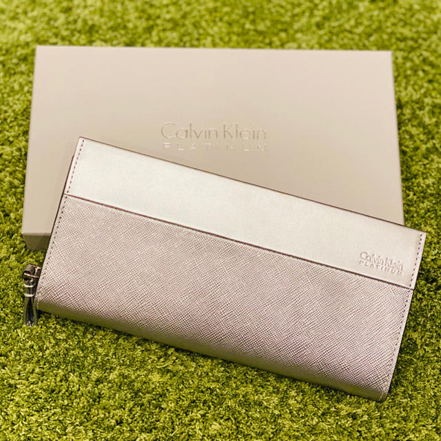 Calvin Klein(カルバンクライン)の【新品】カルバンクライン  メンズ　長財布　シルバー メンズのファッション小物(長財布)の商品写真