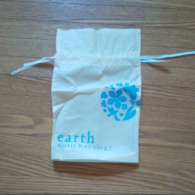 earth music & ecology(アースミュージックアンドエコロジー)のearth ショッパー 約22cm×34(25)cm×5cm レディースのバッグ(ショップ袋)の商品写真