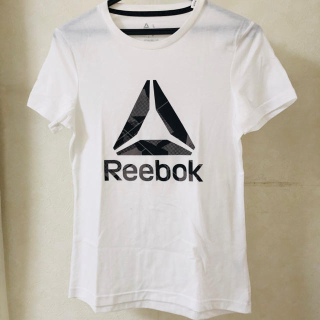 Reebok(リーボック)の【ほぼ新品】Reebok Tシャツ スポーツ/アウトドアのトレーニング/エクササイズ(トレーニング用品)の商品写真