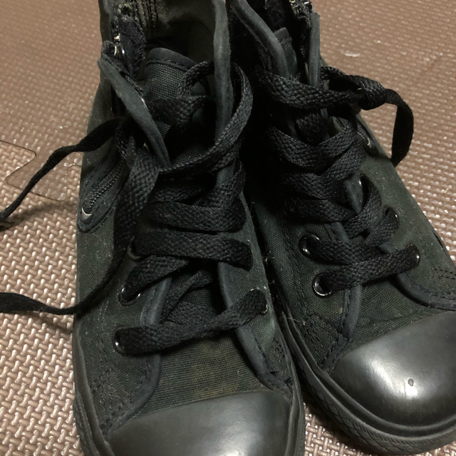 CONVERSE(コンバース)のmamaru様⭐︎コンバース⭐︎ハイカットスニーカー 黒 18㎝ キッズ/ベビー/マタニティのキッズ靴/シューズ(15cm~)(スニーカー)の商品写真