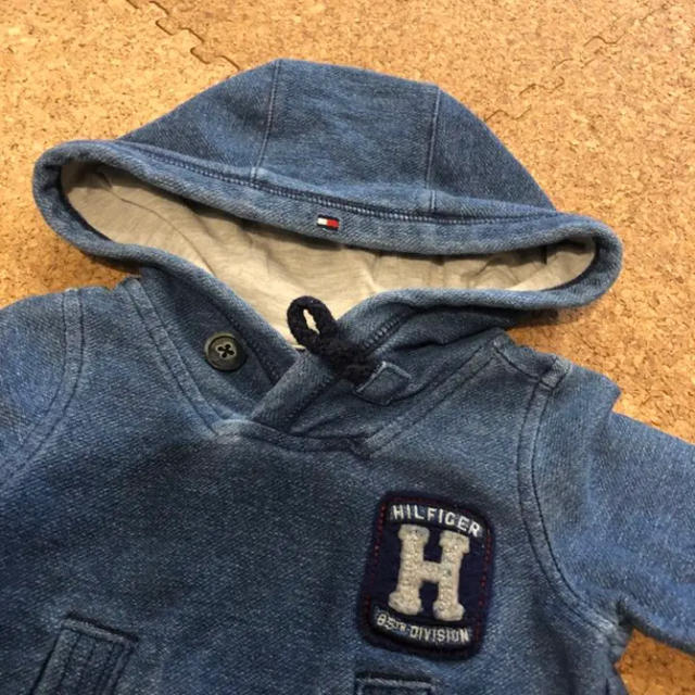 TOMMY HILFIGER(トミーヒルフィガー)のパーカー 6-9M キッズ/ベビー/マタニティのベビー服(~85cm)(トレーナー)の商品写真