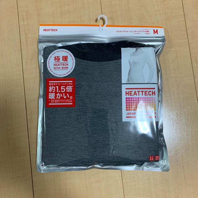 UNIQLO(ユニクロ)のユニクロエクストラウォームUネック（Mサイズ） レディースの下着/アンダーウェア(アンダーシャツ/防寒インナー)の商品写真