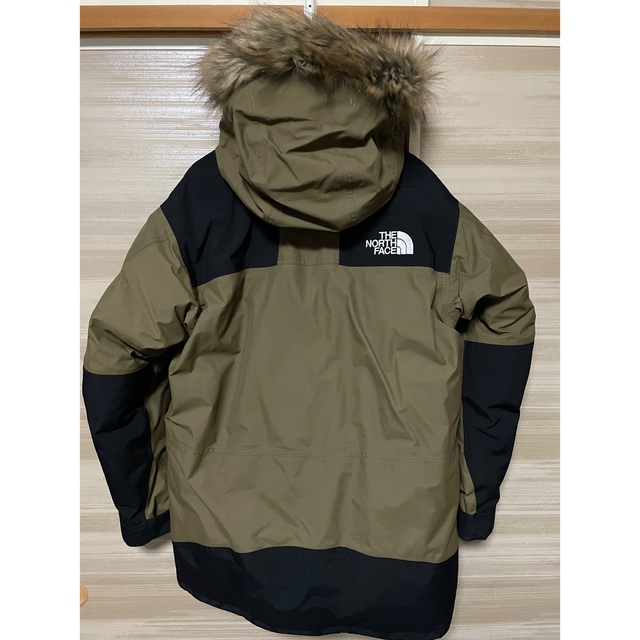 THE NORTH FACE(ザノースフェイス)のノースフェイス マウンテンダウンコート BE ビーチグリーン  L  メンズのジャケット/アウター(ダウンジャケット)の商品写真