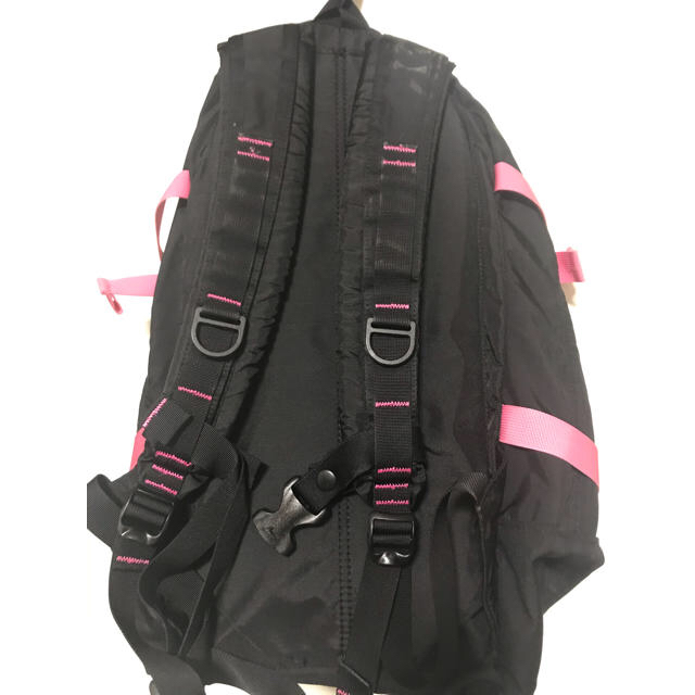 Gregory(グレゴリー)のグレゴリー　リュック  黒×ピンク レディースのバッグ(リュック/バックパック)の商品写真