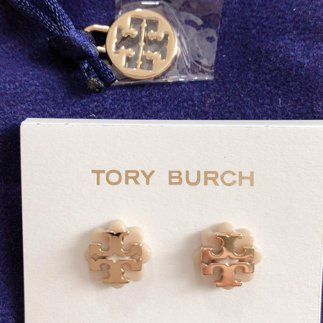 Tory Burch(トリーバーチ)の新品　TORY BURCH トリーバーチ　ピアス レディースのアクセサリー(ピアス)の商品写真