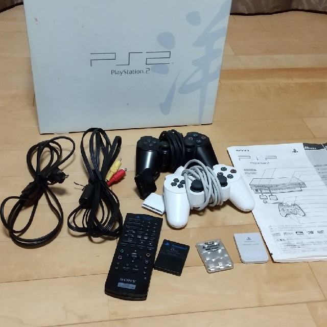 SONY(ソニー)のPlayStation2 エンタメ/ホビーのゲームソフト/ゲーム機本体(家庭用ゲーム機本体)の商品写真