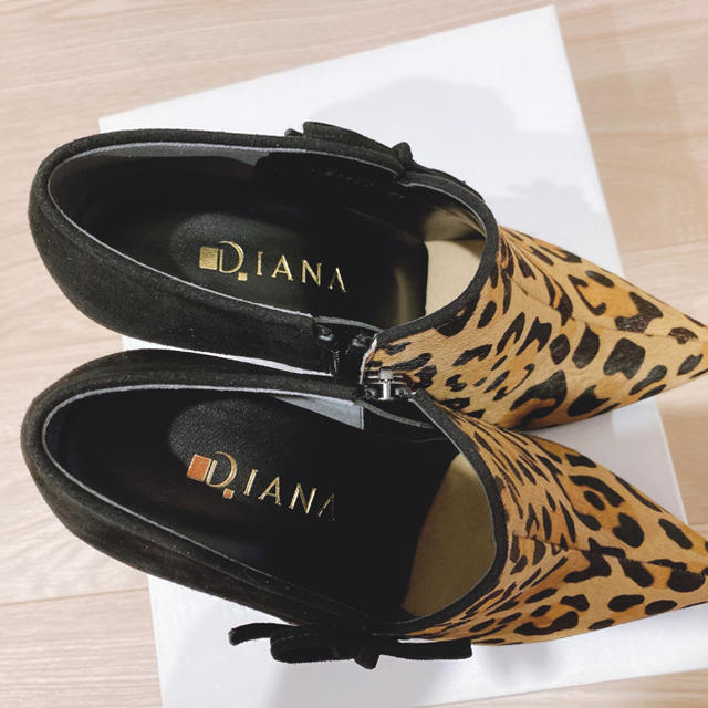 DIANA(ダイアナ)のダイアナ　ハラコ＆スエード　レオパードブーティー レディースの靴/シューズ(ブーティ)の商品写真
