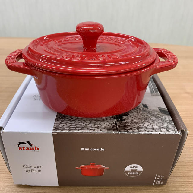 STAUB(ストウブ)のストウブ ミニココットオーバル 11センチ インテリア/住まい/日用品のキッチン/食器(調理道具/製菓道具)の商品写真