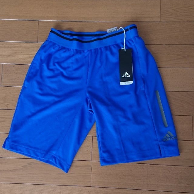 adidas(アディダス)の【150】adidasハーフパンツ キッズ/ベビー/マタニティのキッズ服男の子用(90cm~)(パンツ/スパッツ)の商品写真